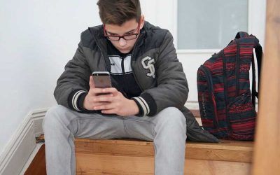 Halbjahreszeugnisse: Fragen, Sorgen oder Ängste? Kinder- und Jugendtelefon, Online-Beratung und Elterntelefon sind erreichbar